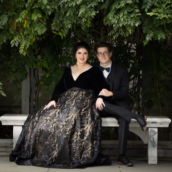 Meet your Posher, Elizabeth - Picture 2 of 5